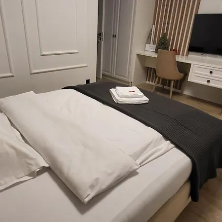 Anita's Mansion *