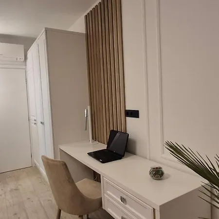 Anita's Mansion